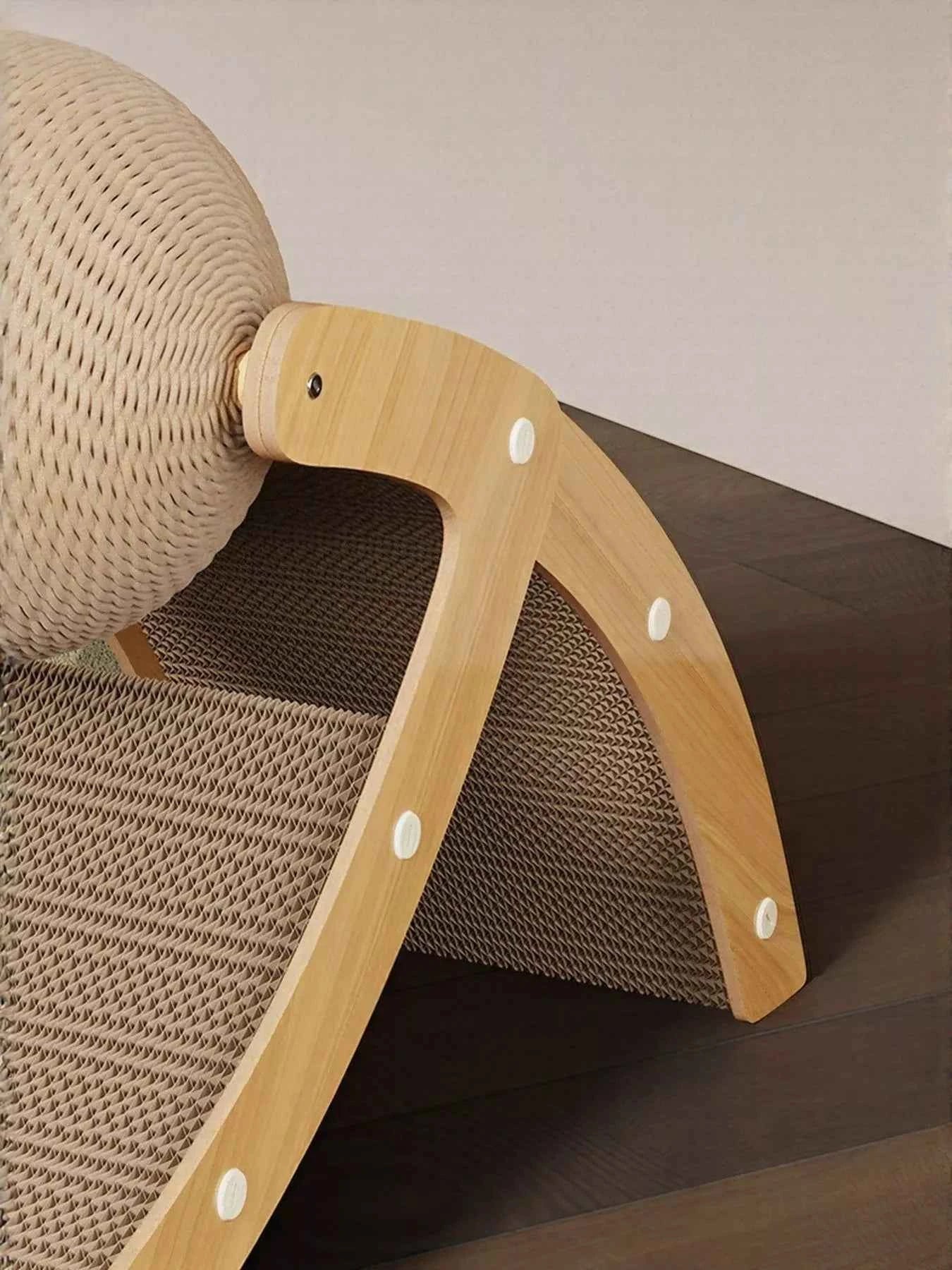 Interactive Ball & Ramp Cat Scratching Post