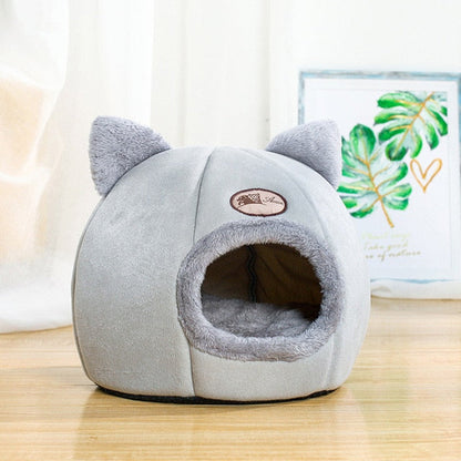Winter Cat Nest - Large Enclosed Warm Sofa Bed for Cold Weather