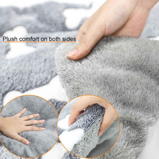 Wefulfil self-warming cat bed mat grey plush double sided close up showing soft thick pile and hand pressing